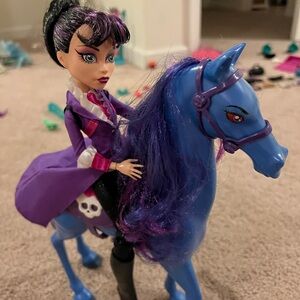 Monster High Headless Headmistress Bloodgood Doll Nightmare Horse Set